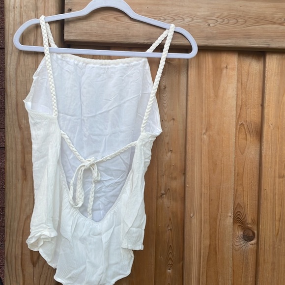 White backless tank top size large - Picture 3 of 5